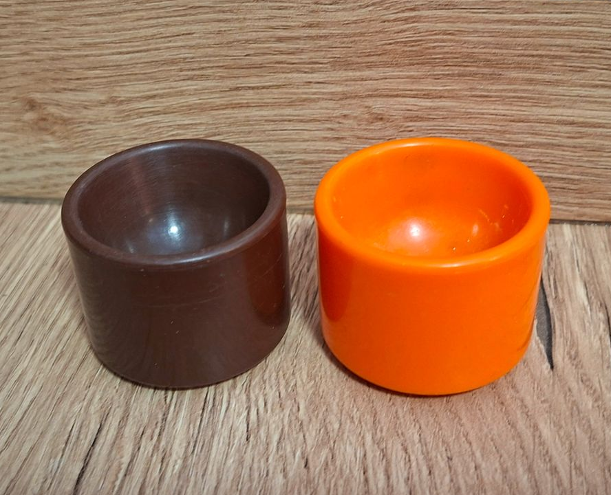 2 coquetiers plastique vintage orange marron 70’s