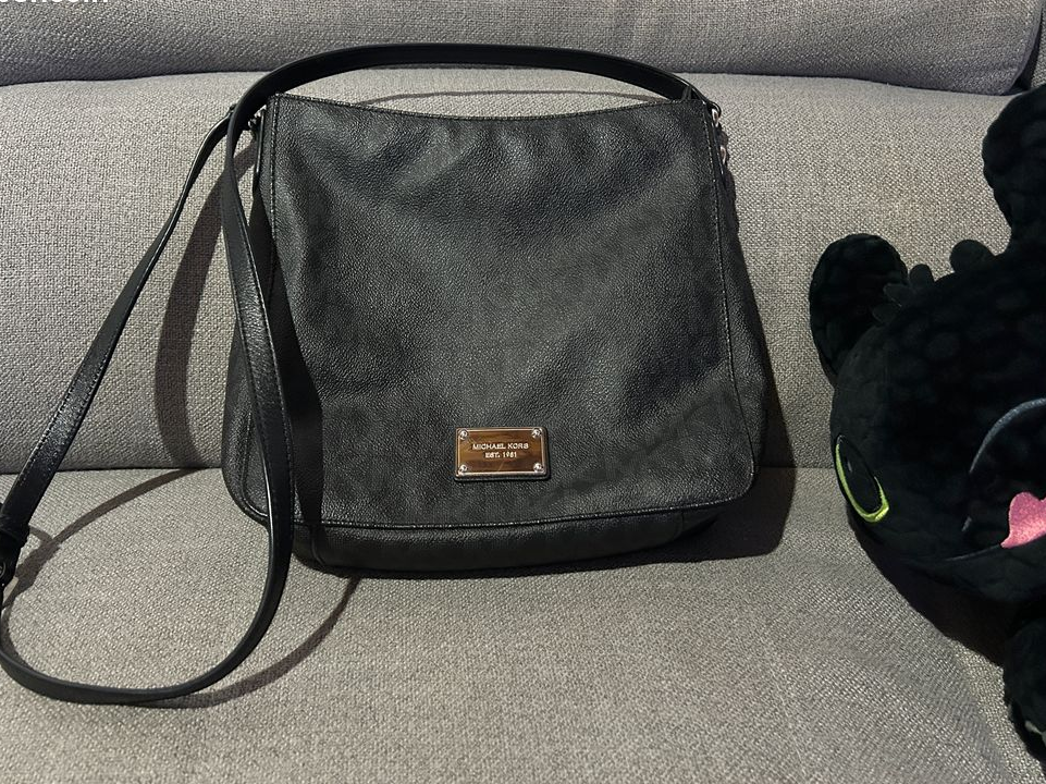 Rare MICHAEL KORS Signature Large Jet Set Travel Messenger Crossbody Folio Bag