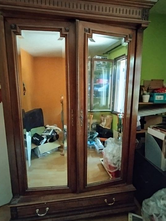 Armoire en bois massif avec miroirs et tiroir bas
