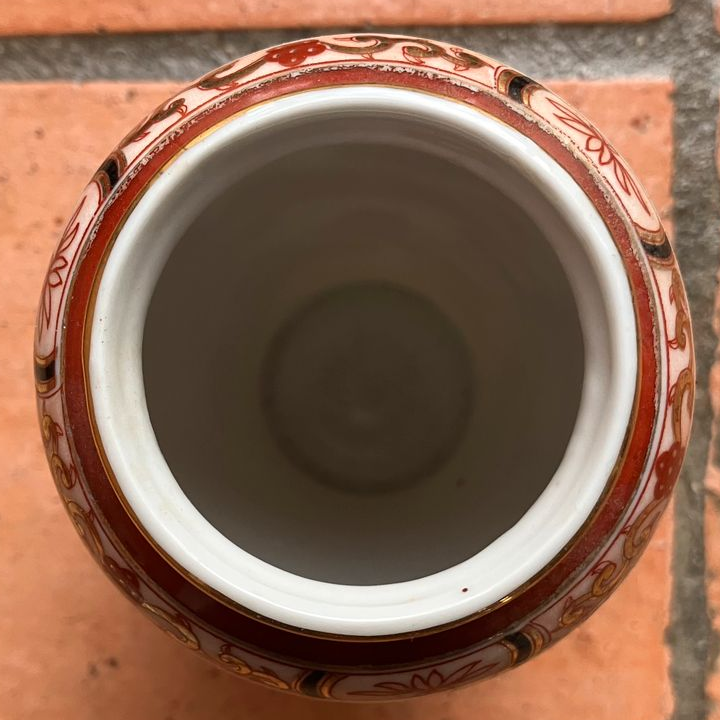 Vase décor chinois en porcelaine – rouge de fer – style asiatique vintage