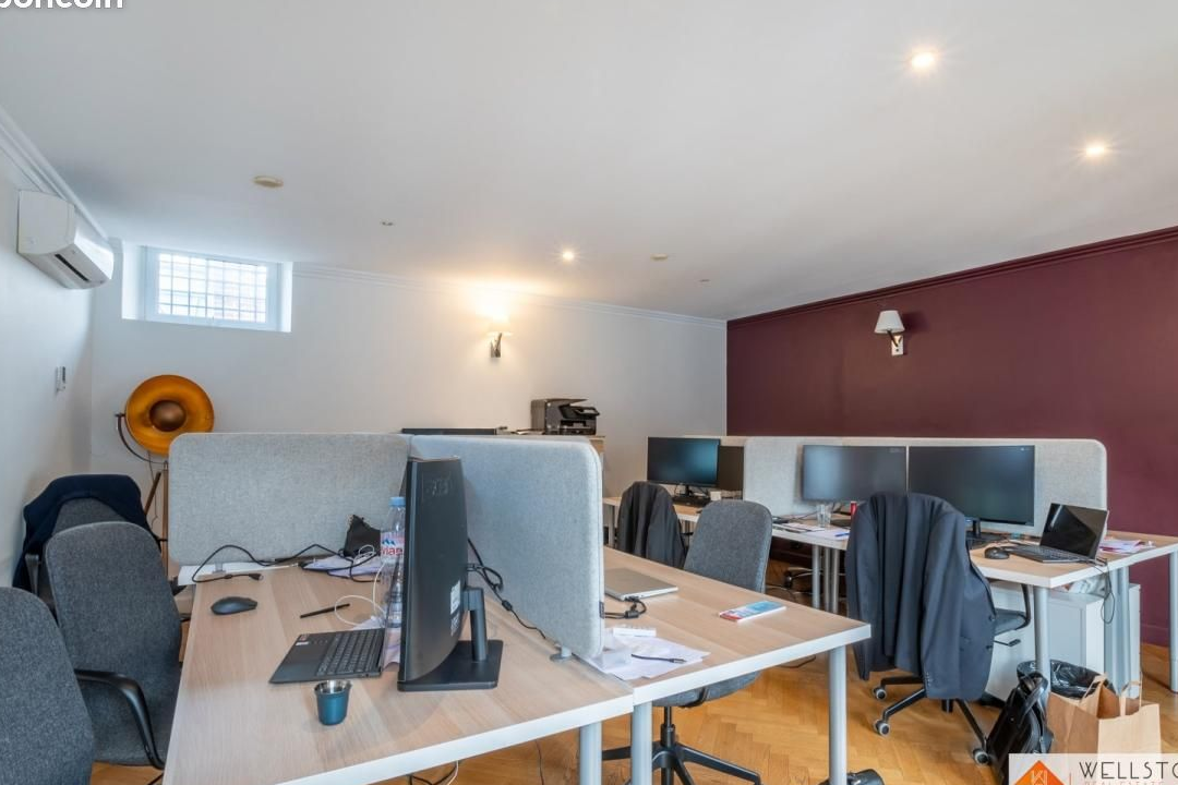 Bureaux 93 m²