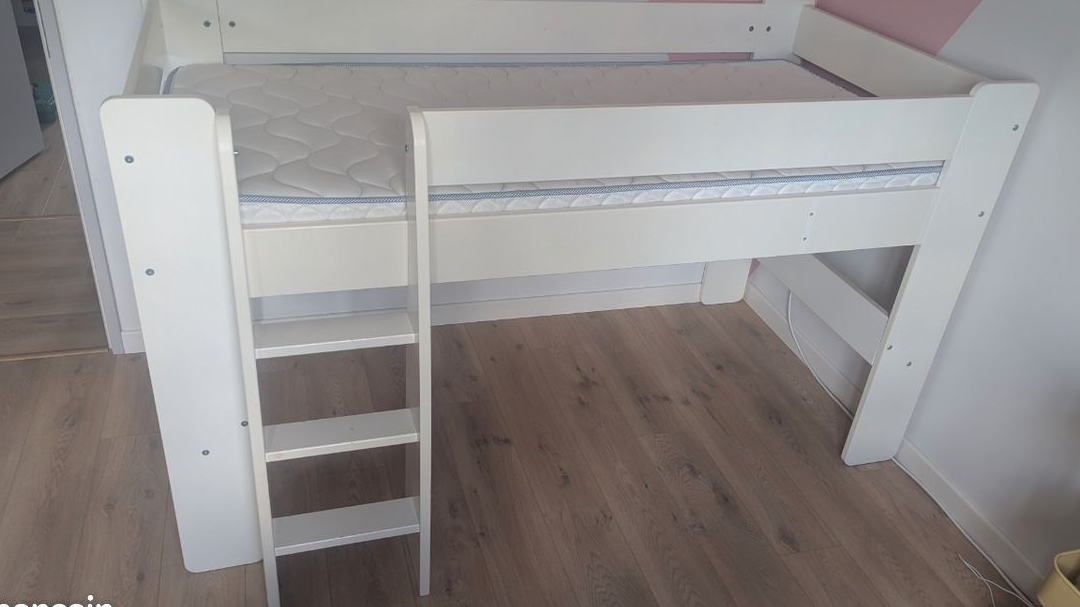 Lit enfant surélevé 90x190 avec matelas