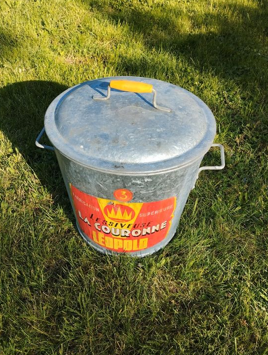 Bassine lessiveuse en zinc