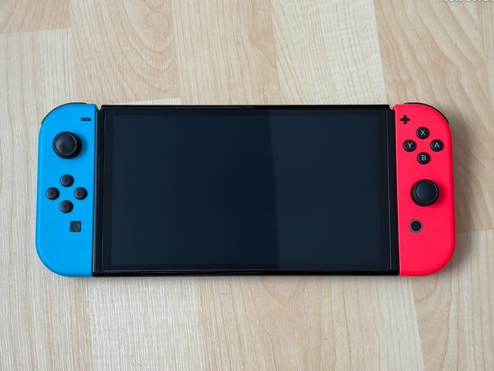 Nintendo Switch OLED (64go) - État neuf