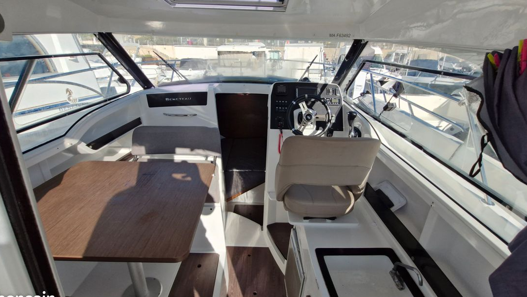 Beneteau antares 8 ob