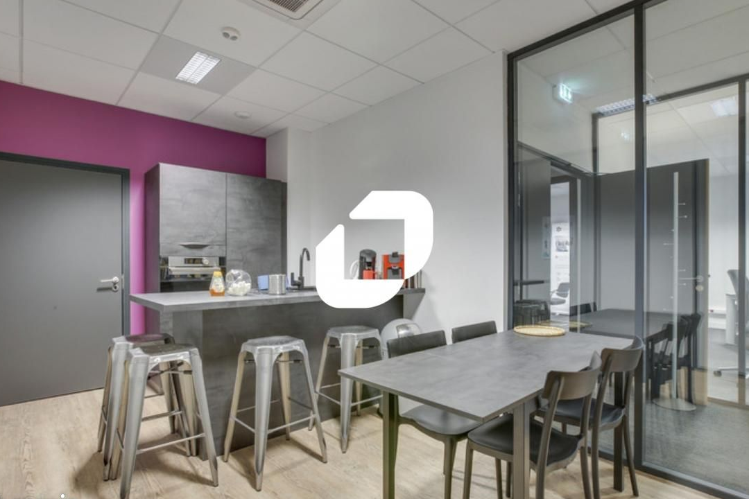 Bureau 345 m²