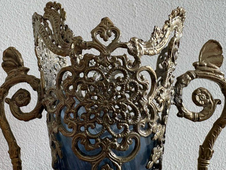 Art nouveau 14 vase cassé verre bleu cerclage métal argenté ciselé aigle papillons vintage ancien