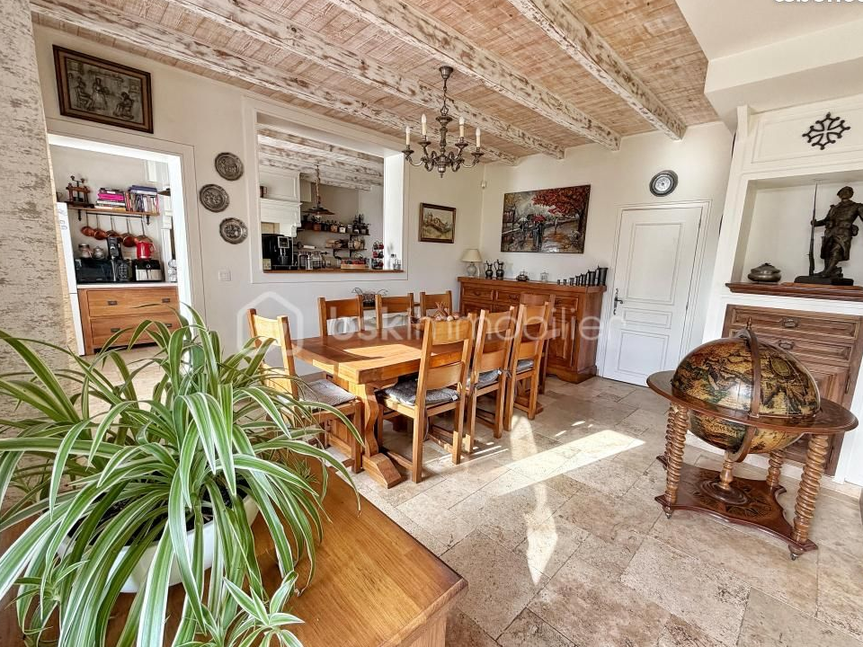 Maison 9 pièces 207 m²