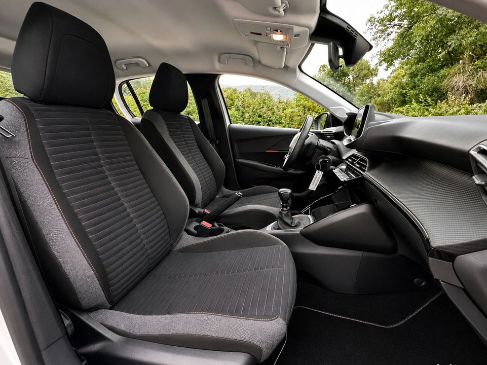 Peugeot 208 Blue hdi / 100cv / Active Business / Boite 6 vitesses / Apple carplay / Origine France / 1ère Main / Gps / 5 places