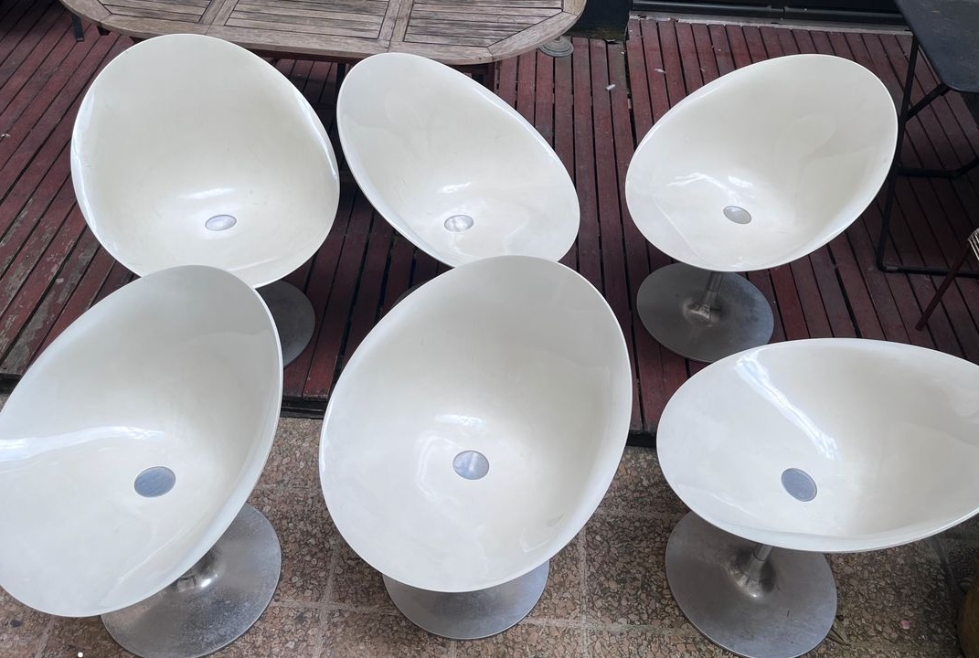 Chaise design style œuf EROS by Kartell with Starck