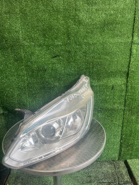 Phare avant g gauche coter conducteur