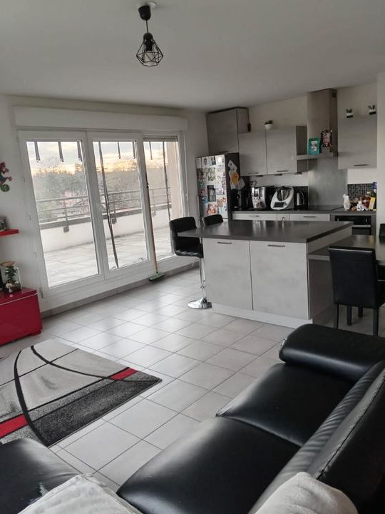 Bel Appartement t 4 84 m2 toit terrasse dernier etage