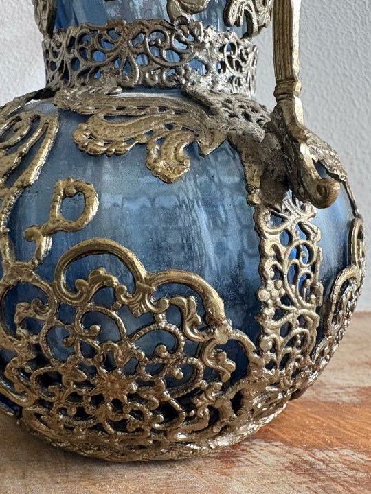 Art nouveau 14 vase cassé verre bleu cerclage métal argenté ciselé aigle papillons vintage ancien