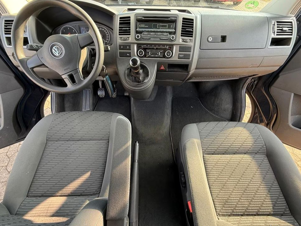 Volkswagen T5 Multivan 2.0 TDI Comfortline 140CH - 2ème Main - 7 Places - BVM - Attelage - 170000KM