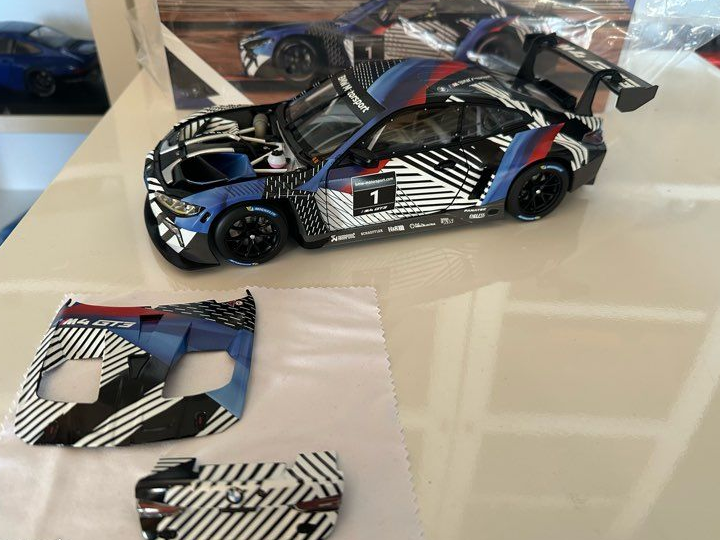 BMW m4 gt3 minichamps 1/18