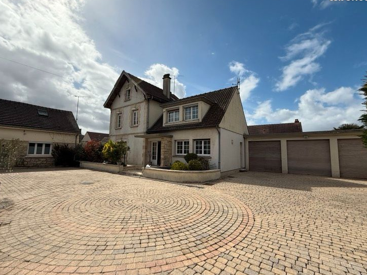 Maison 13 pièces 266 m²