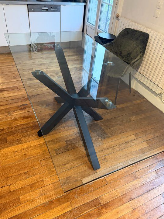 Table verre pied métal 6 personnes