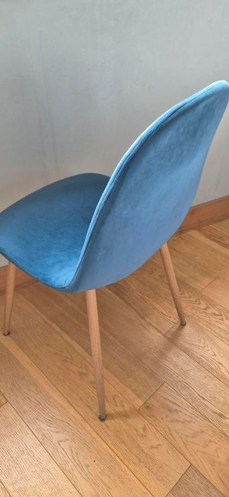 8 Chaises scandinave avec pied en metal effet bois