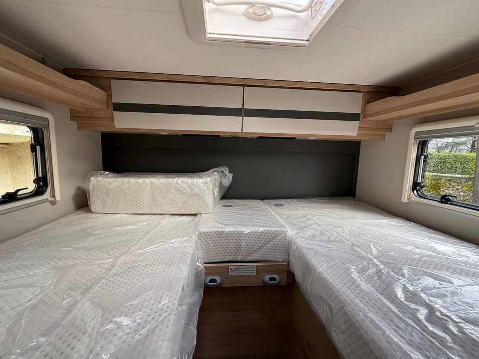 Camping Car Intégral Occasion DETHLEFFS Globebus I 4 Fiat Ducato 140ch BVA 2025 / 4 places carte grise / 4 couchages