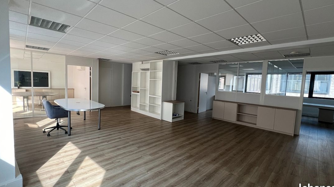 Bureaux 120 m²