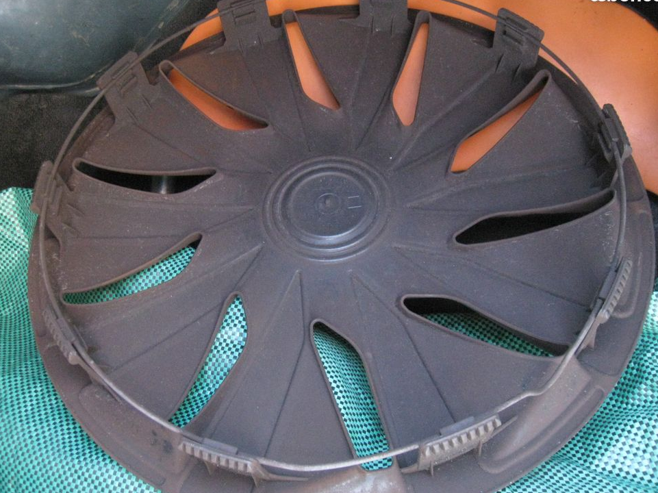 1 enjoliveur jante alu 14 pouces SPARCO