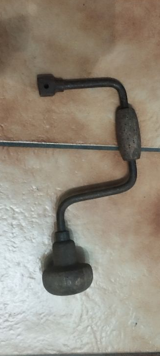 Ancien vilebrequin perceuse à main outil du menuisier ebeniste