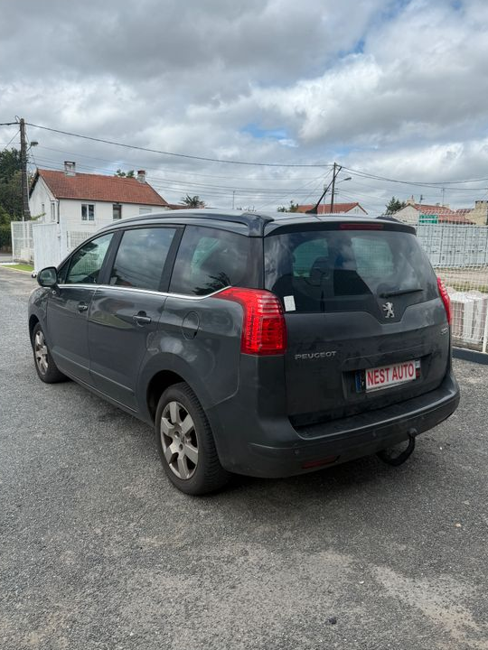 PEUGEOT 5008 1.6HDI 112Ch