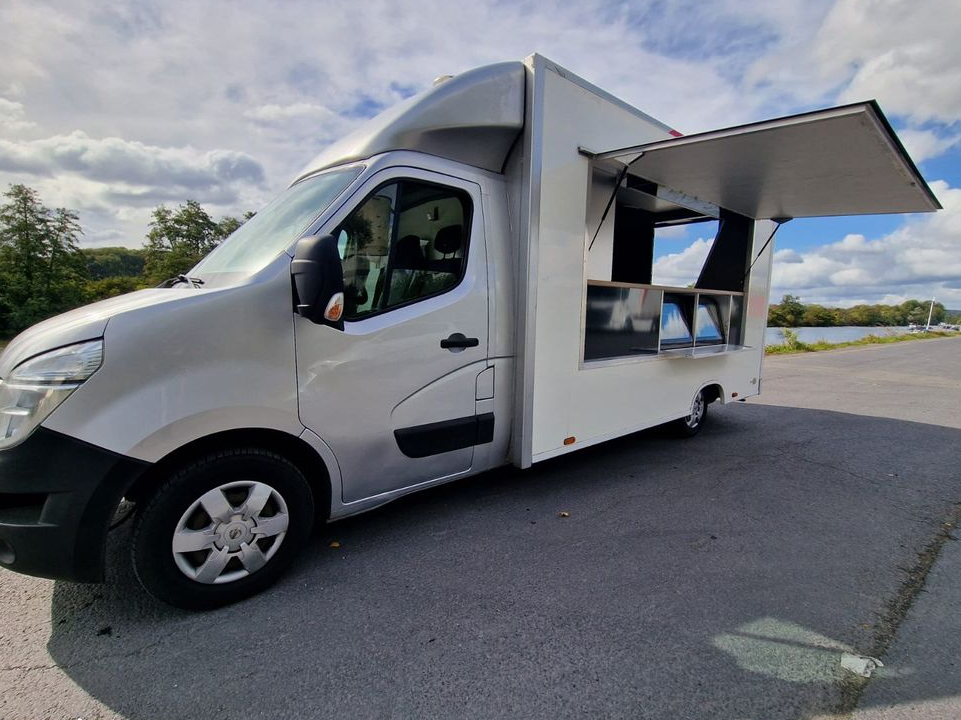🚚 Camion Food Truck Snack disponible en stock 37 000 HT