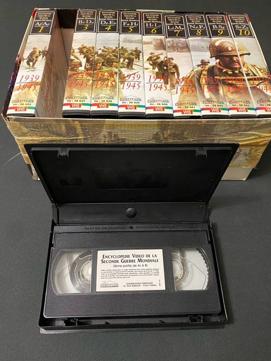 Coffret 10 cassettes VHS ww2