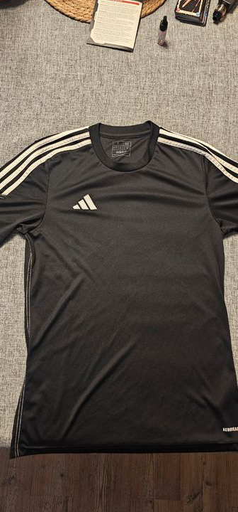 T-shirt Adidas AeroReady noir – Taille S – Très bon état