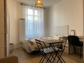 Studio meuble plein centre ville machine a laver