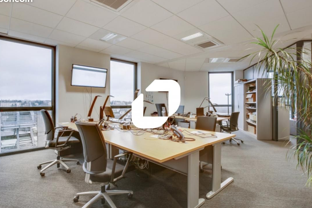 Bureau 345 m²